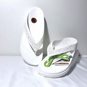 CROCS White Glitter Platform Flip Flop Sandals NWOT